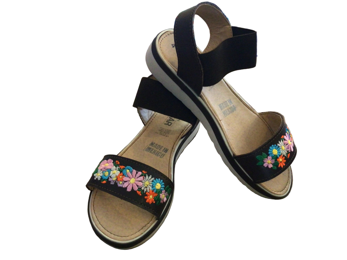 300/ Flores Cafe/ Shoe