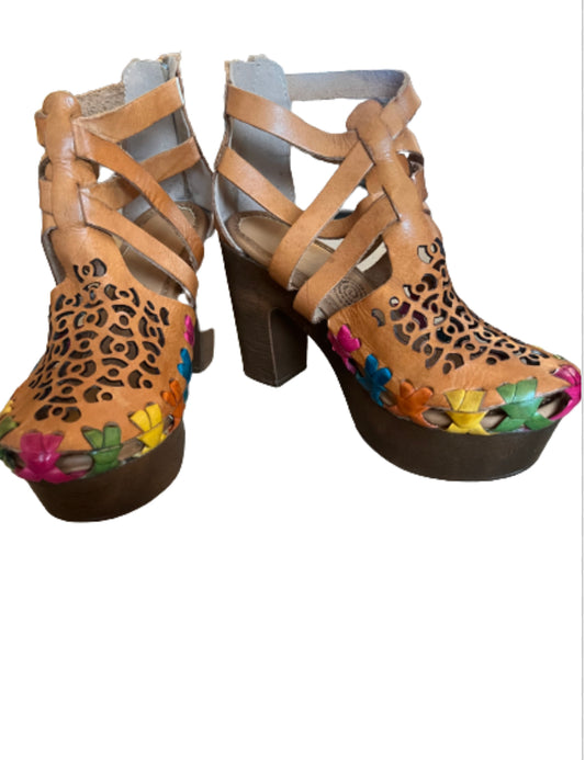 815/ Tan / Heel shoe
