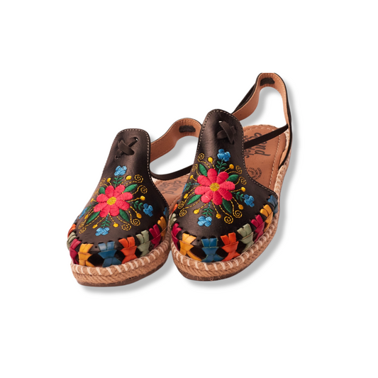 908/ Negro Embroidered lace-up sandal